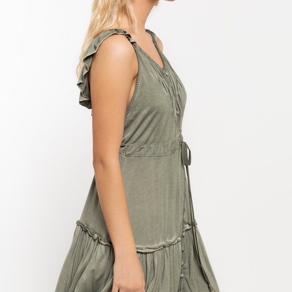 Olive ruffly dress with buttons - Picture 3 of 5